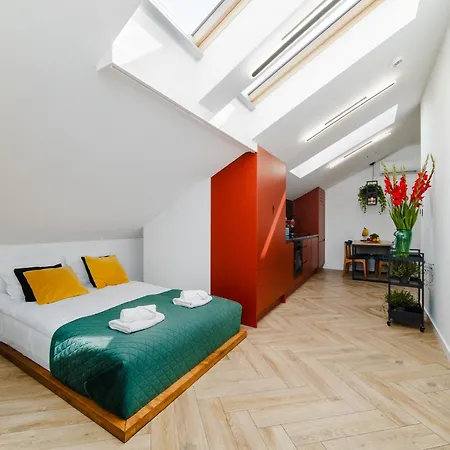 Horizon - Luxury Studio, Old Town Apartment *